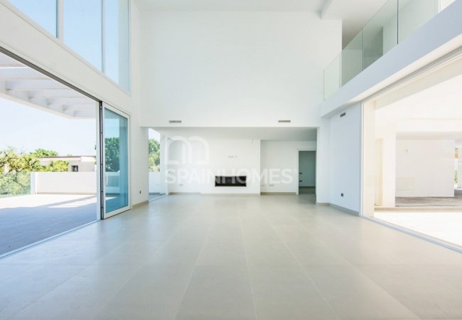 منزل منفصل في ماربيا يطل على البحر والجبل 10