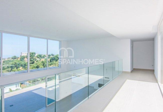 منزل منفصل في ماربيا يطل على البحر والجبل 12