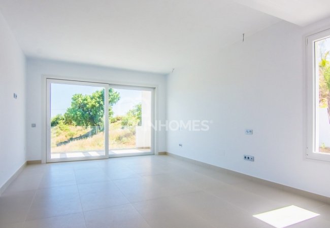 منزل منفصل في ماربيا يطل على البحر والجبل 13