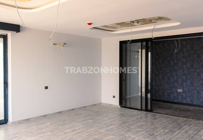 شقق جديدة مطلة على البحر ووادي في طرابزون