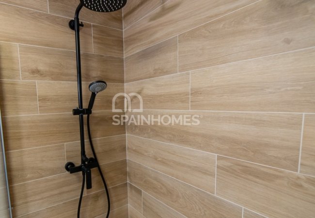 Contemporary Villas 30 Minutes From the Mediterranean Sea in Cox 16