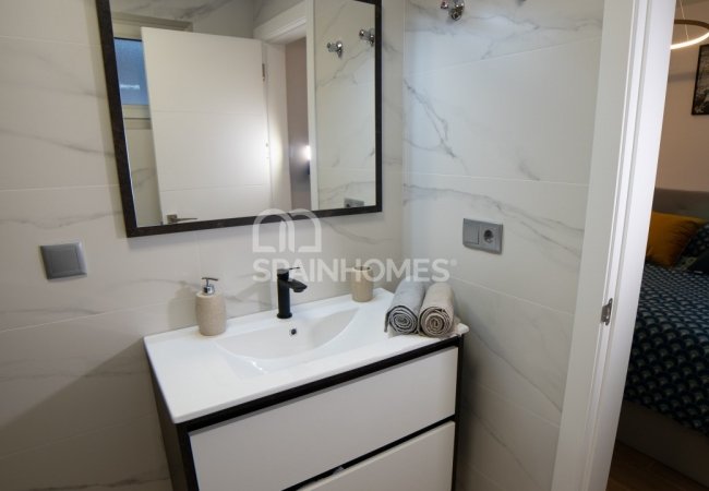 Contemporary Villas 30 Minutes From the Mediterranean Sea in Cox 17