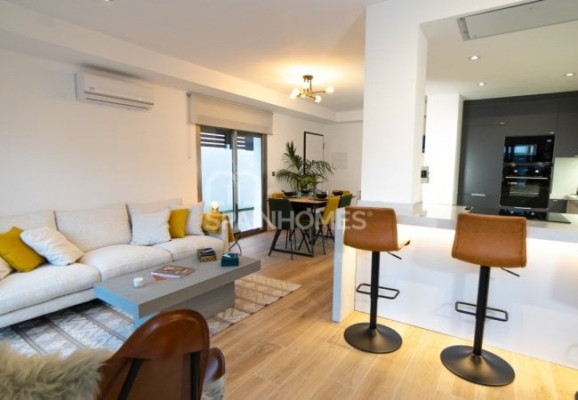 Contemporary Villas 30 Minutes From the Mediterranean Sea in Cox 19