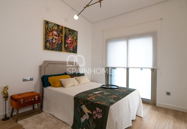 Contemporary Villas 30 Minutes From the Mediterranean Sea in Cox 8