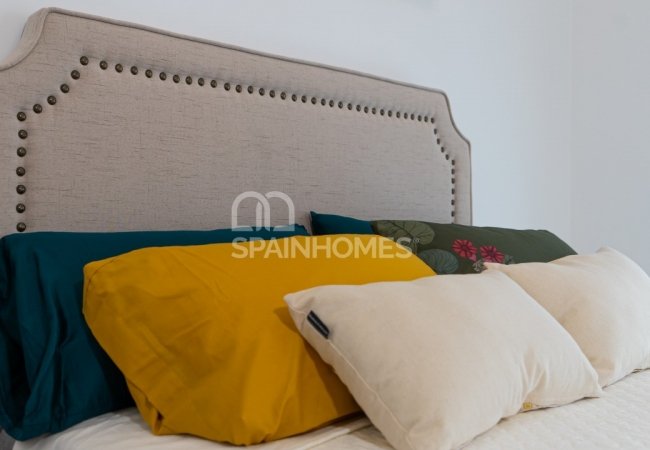 Contemporary Villas 30 Minutes From the Mediterranean Sea in Cox 11