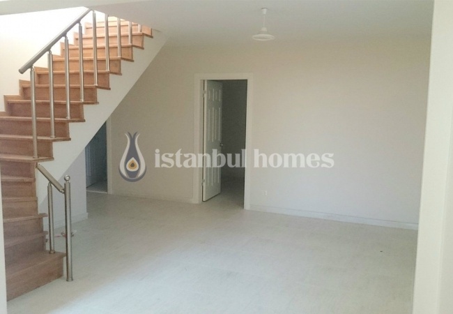 İstanbul'da Sahile Yakın Satılık Villalar 23