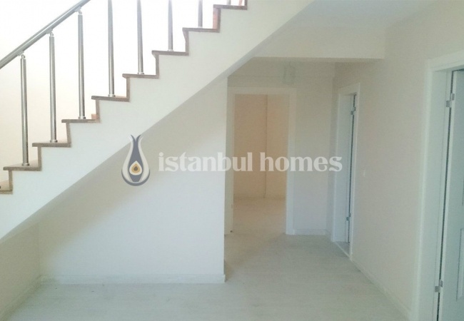 İstanbul'da Sahile Yakın Satılık Villalar 24