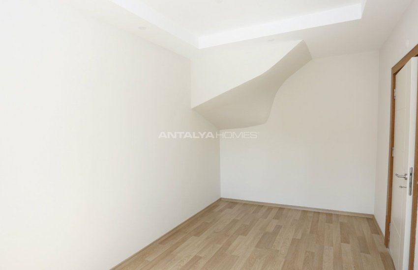 Duplex 4+1 Apartment with Terrace in Konyaalti Hurma 17