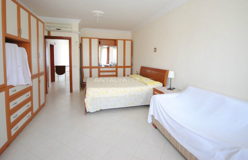Semi-detached Villa Reflecting the Holiday Life in Camyuva 22