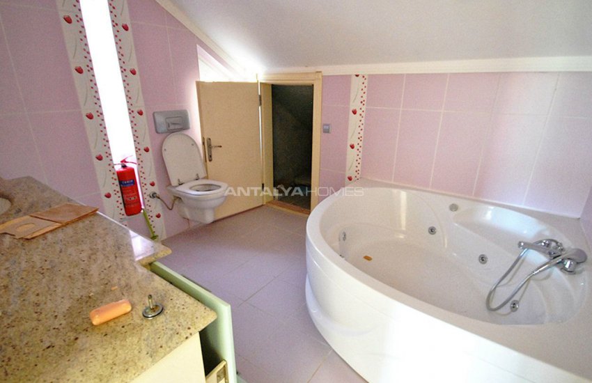 Lovely Kemer Villa with Great Private Features 21