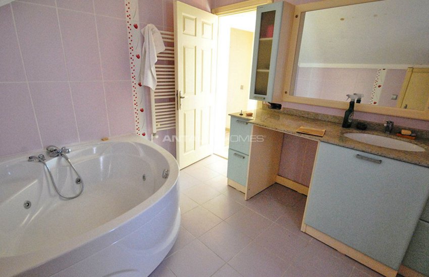 Lovely Kemer Villa with Great Private Features 22