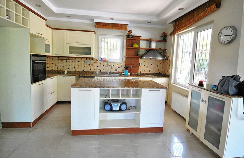 Lovely Kemer Villa with Great Private Features 13