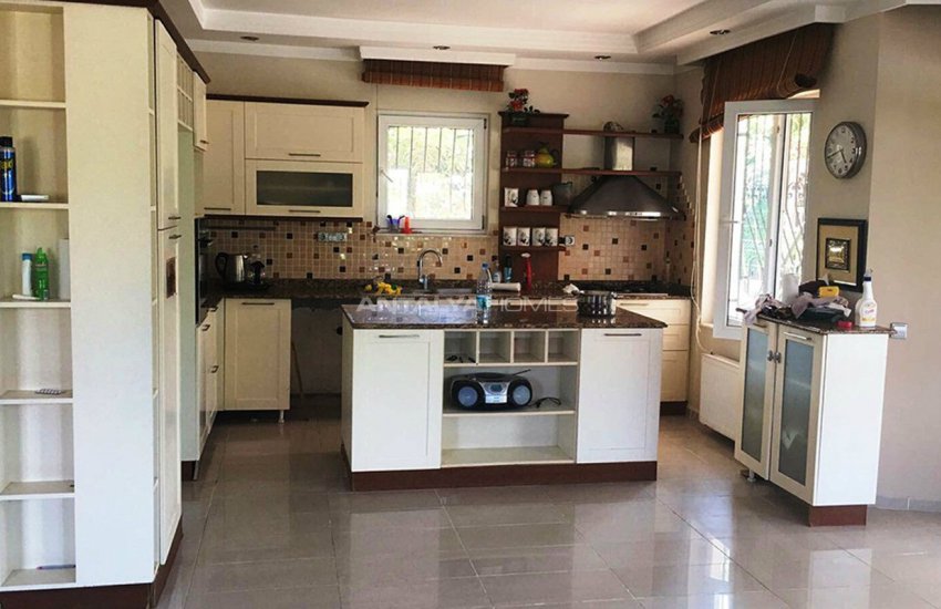 Lovely Kemer Villa with Great Private Features 14