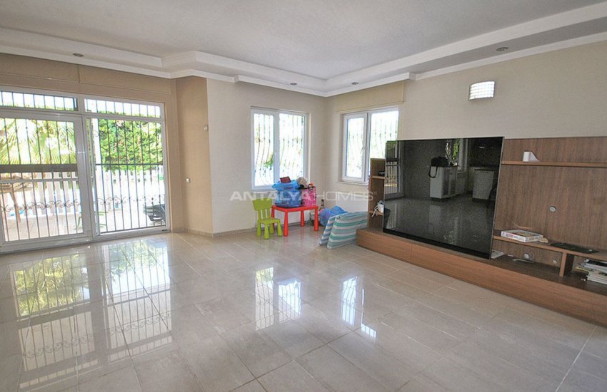 Lovely Kemer Villa with Great Private Features 11