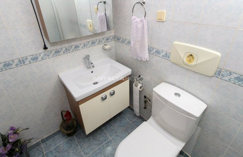 Antalya Kepez’de Doğayla İç İçe Satılık Yenilenmiş Villa 22