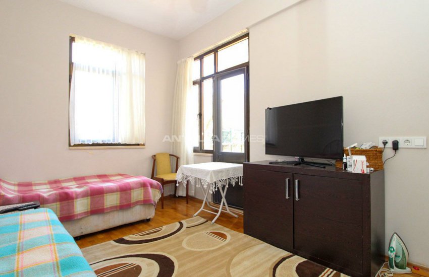 Antalya Kepez’de Doğayla İç İçe Satılık Yenilenmiş Villa 17