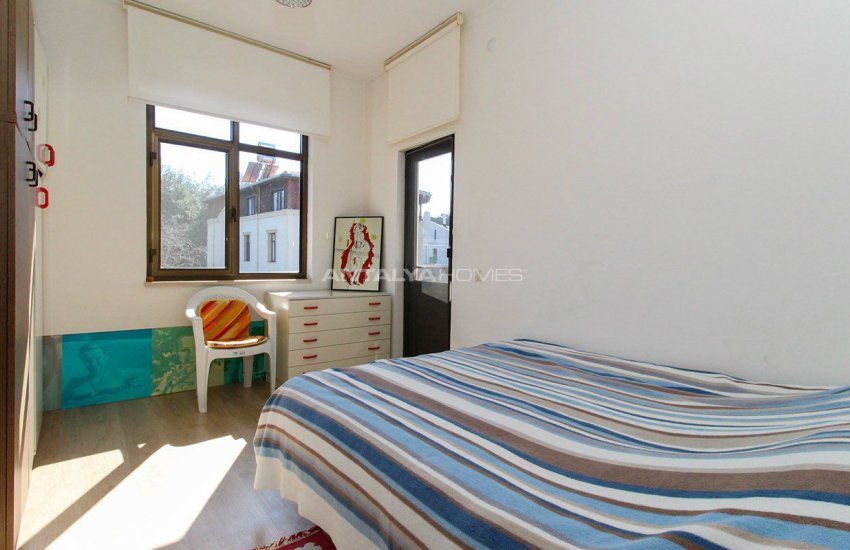 Antalya Kepez’de Doğayla İç İçe Satılık Yenilenmiş Villa 18