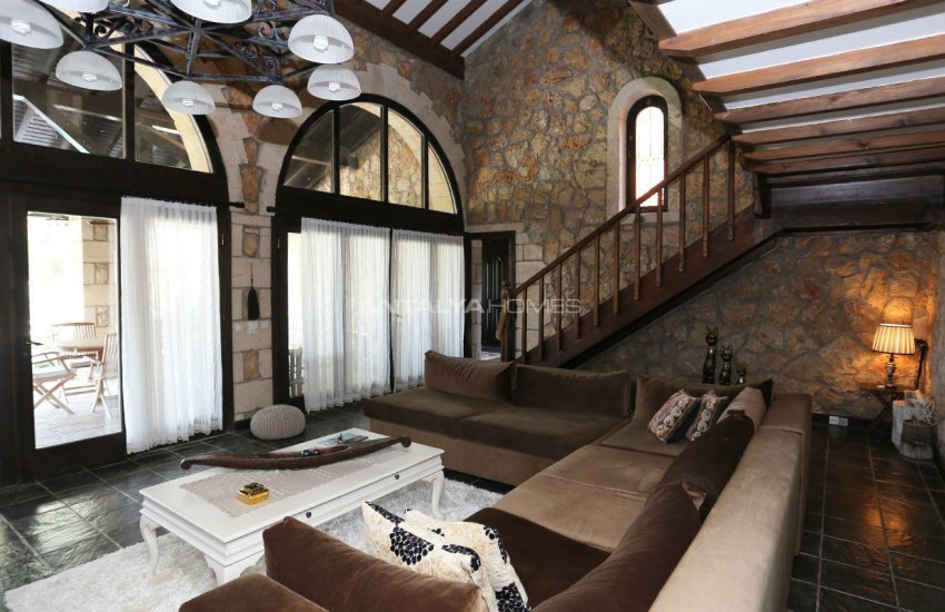 بيت الحجر الفريد مع مسبح في أنطاليا 22