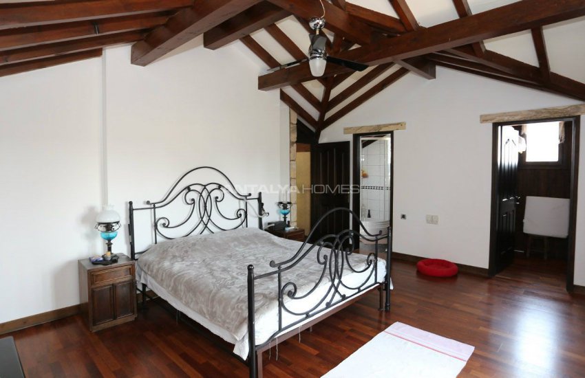 بيت الحجر الفريد مع مسبح في أنطاليا 35