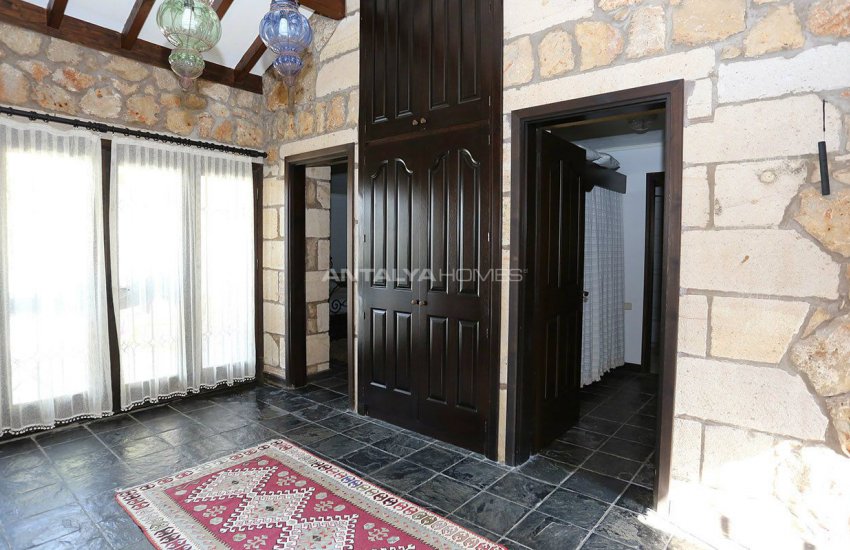 بيت الحجر الفريد مع مسبح في أنطاليا 41