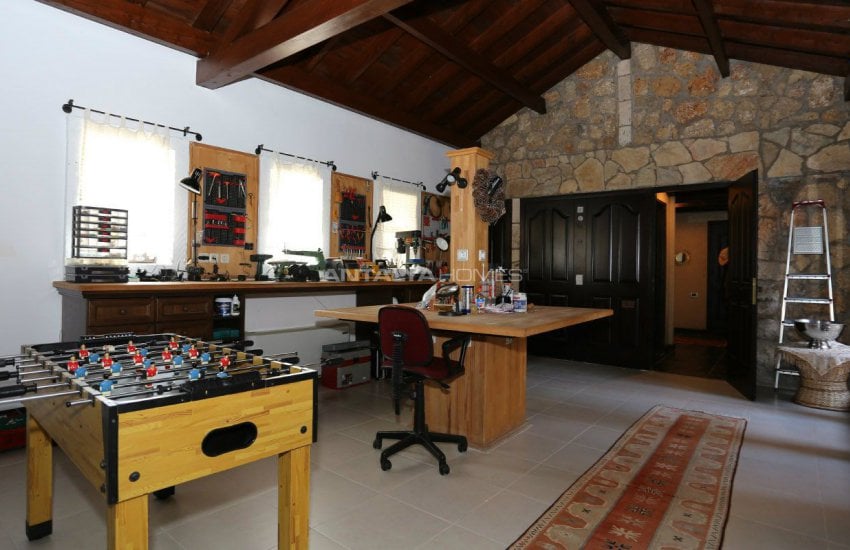 بيت الحجر الفريد مع مسبح في أنطاليا 25