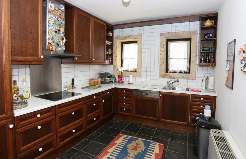 بيت الحجر الفريد مع مسبح في أنطاليا 28