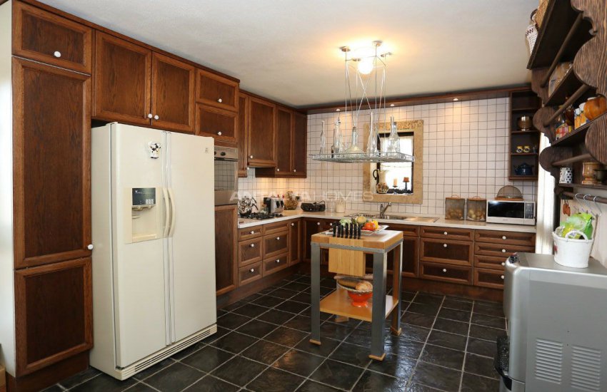 بيت الحجر الفريد مع مسبح في أنطاليا 29