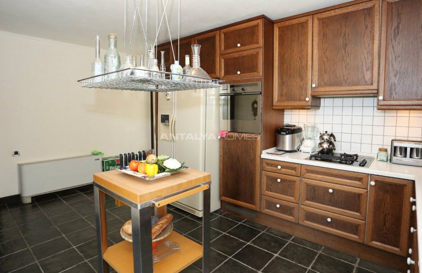 بيت الحجر الفريد مع مسبح في أنطاليا 30