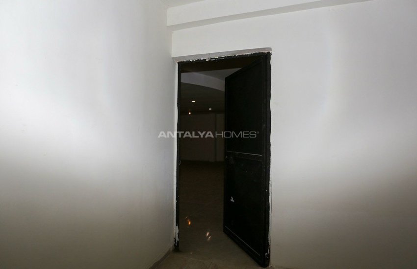 Central commercial Real Estate 1 Km to Kaleiçi in Antalya 20