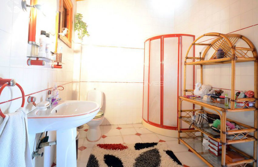 Fully Furnished House with Private Pool in Oba Alanya 32