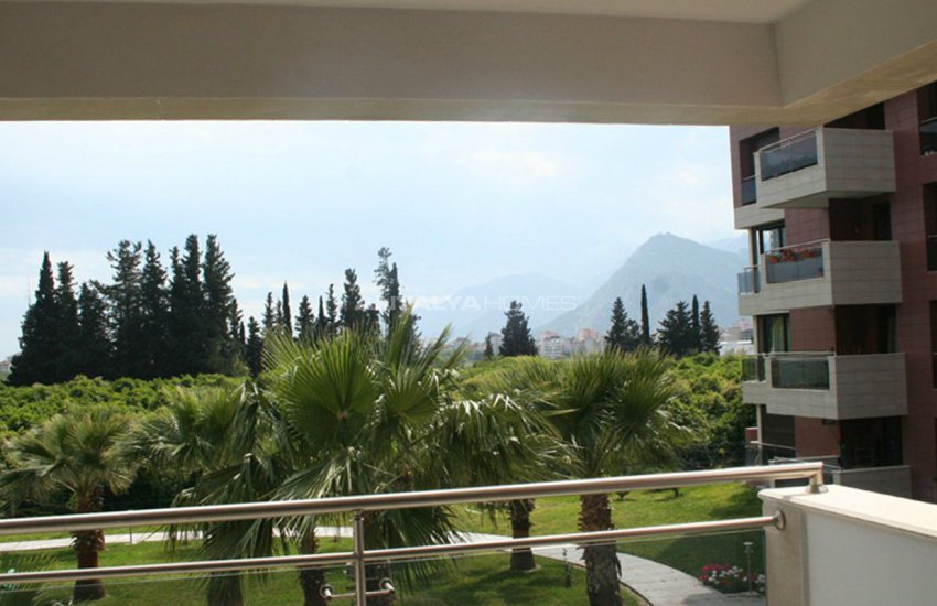 Property in the New Trend Residential Complex of Konyaalti 29