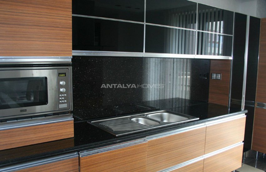 Property in the New Trend Residential Complex of Konyaalti 23