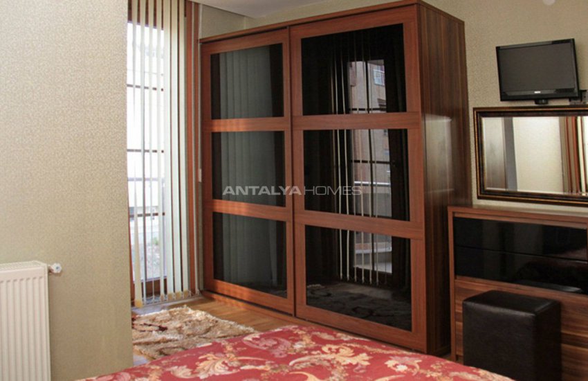 Lara'da Yüzme Havuzlu Site İçinde Lüks Daireler 23