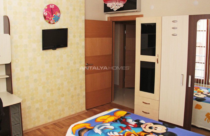 Lara'da Yüzme Havuzlu Site İçinde Lüks Daireler 27