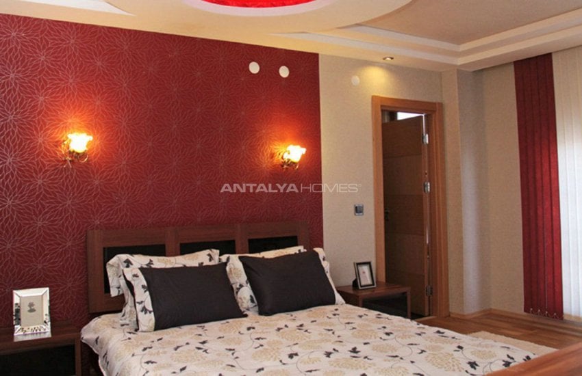 Lara'da Yüzme Havuzlu Site İçinde Lüks Daireler 20