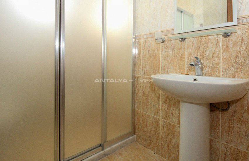 Whole Building with Expansive Garden and Fruit Trees in Döşemealtı 33