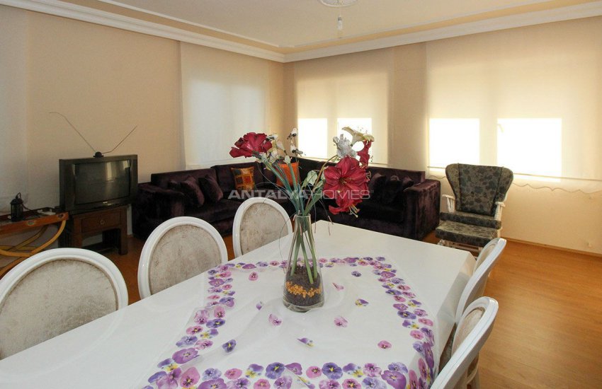 Whole Building with Expansive Garden and Fruit Trees in Döşemealtı 18