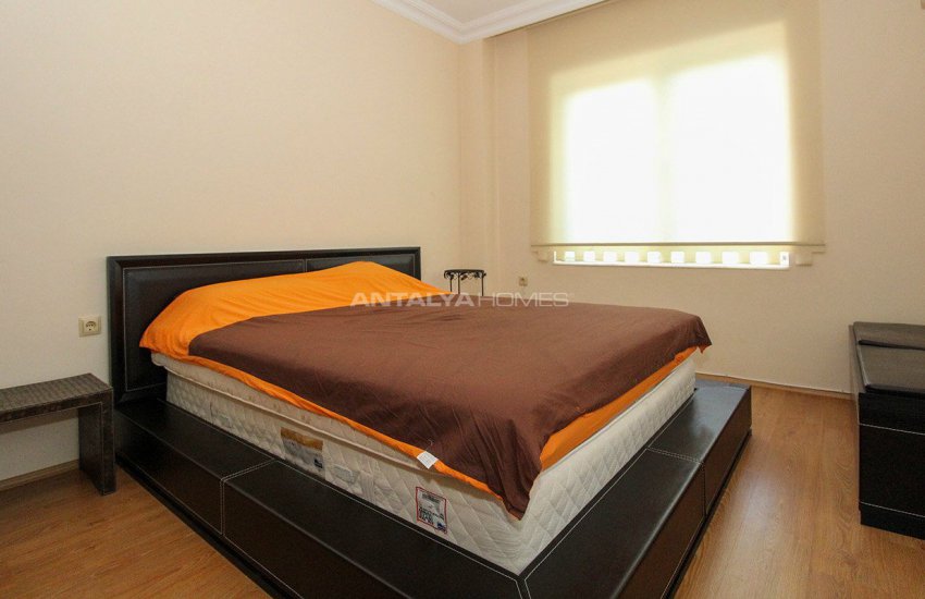 Whole Building with Expansive Garden and Fruit Trees in Döşemealtı 21