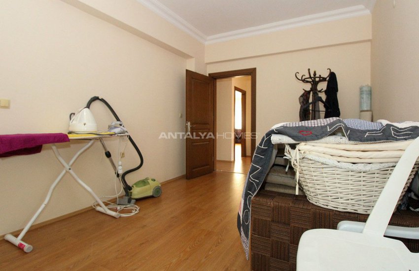 Whole Building with Expansive Garden and Fruit Trees in Döşemealtı 24