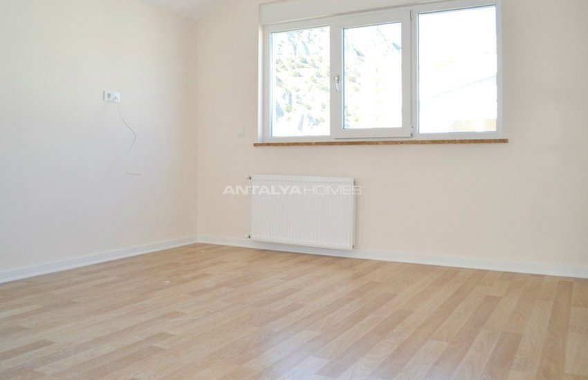 Aston Homes 5 with Independent Room Heater 18