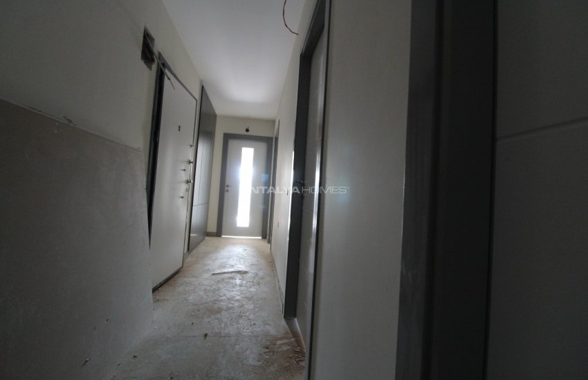 Brilliantly Spacious Flats Close to Amenities in Muratpaşa 13