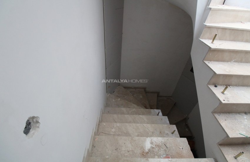 Brilliantly Spacious Flats Close to Amenities in Muratpaşa 18