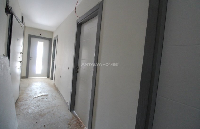 Brilliantly Spacious Flats Close to Amenities in Muratpaşa 10