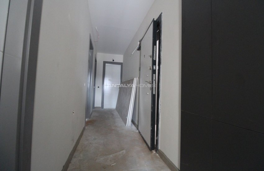 Brilliantly Spacious Flats Close to Amenities in Muratpaşa 11