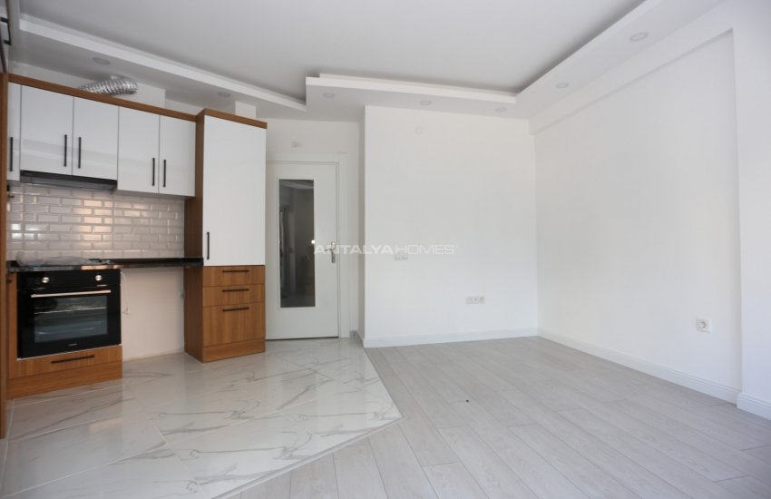 Muratpaşa’da Stratejik Konumlu, Duraklara Yakın Daire 10