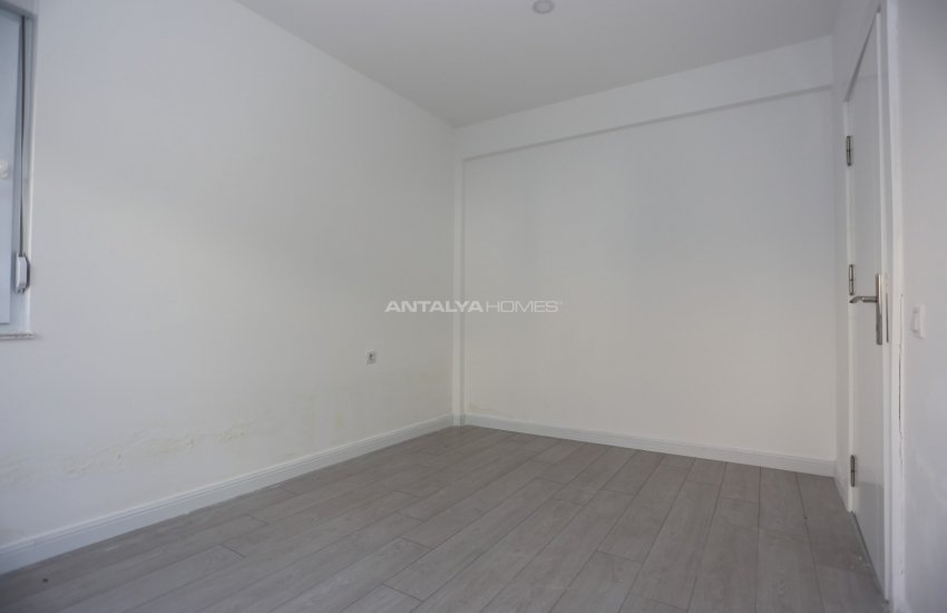 Muratpaşa’da Stratejik Konumlu, Duraklara Yakın Daire 14