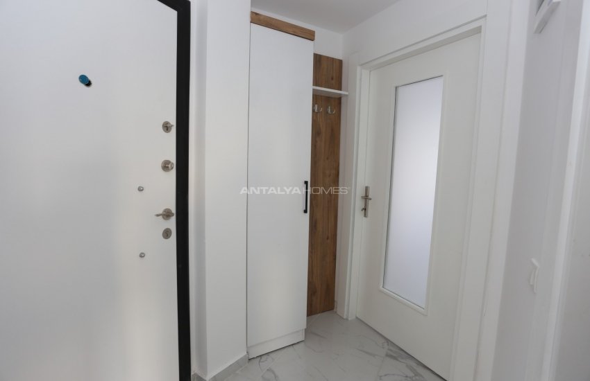 Muratpaşa’da Stratejik Konumlu, Duraklara Yakın Daire 18