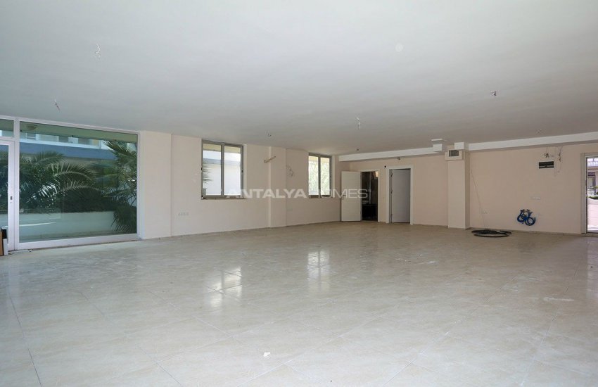 Whole Building Suitable for Plaza Concept in Lara 26