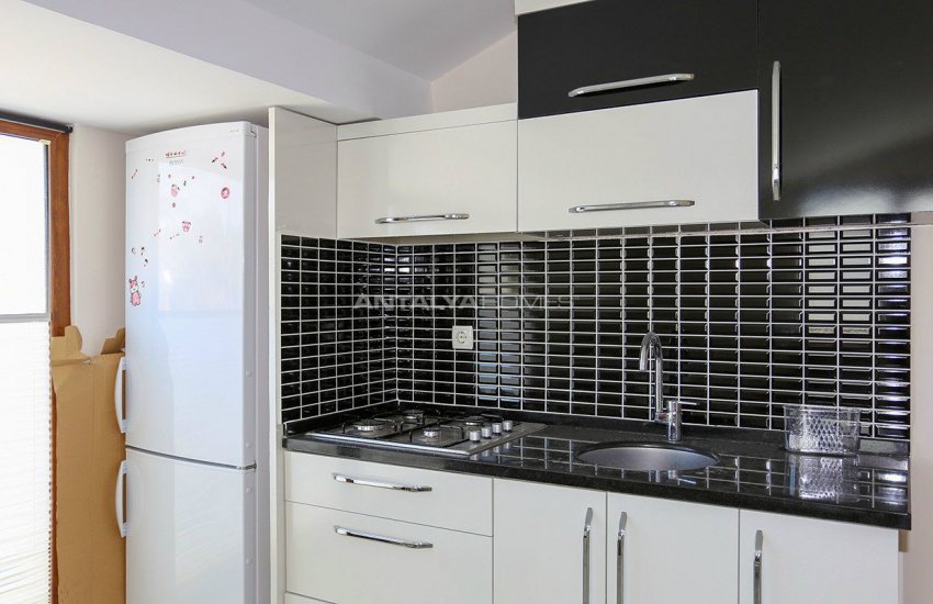 Whole Building Suitable for Plaza Concept in Lara 13