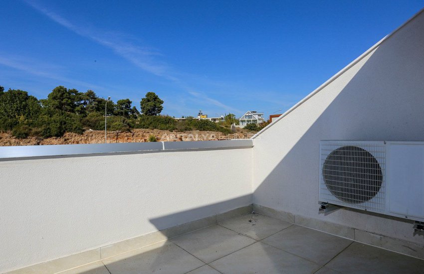 Whole Building Suitable for Plaza Concept in Lara 31